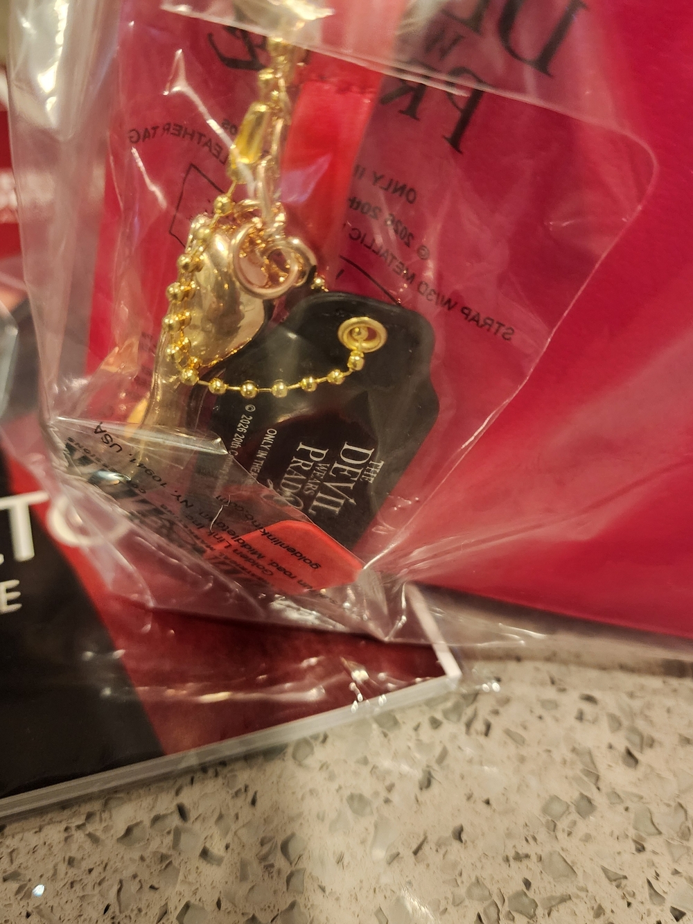 Devil Wears Prada Popcorn Bucket W Charm And Runway Magazine Combo - Picture 3 of 5